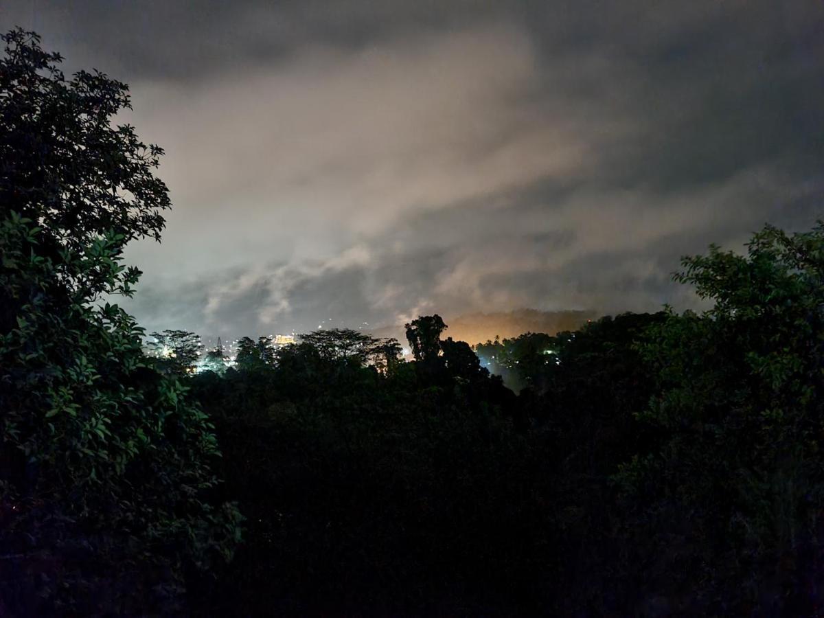 Hello Kandy Homestay Екстер'єр фото